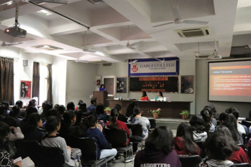 seating capacity of seminar hall of Gargi college